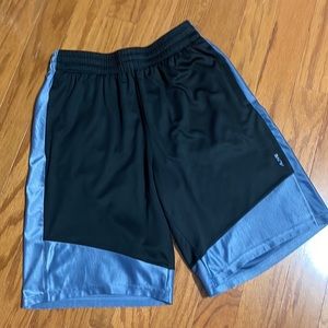 EC Men’s Basketball Shorts Size M